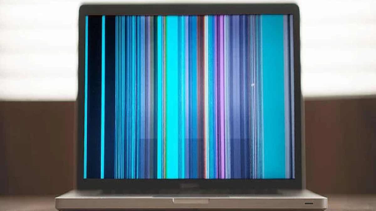 The Best and Safe Way to Clean Your Laptop Screen