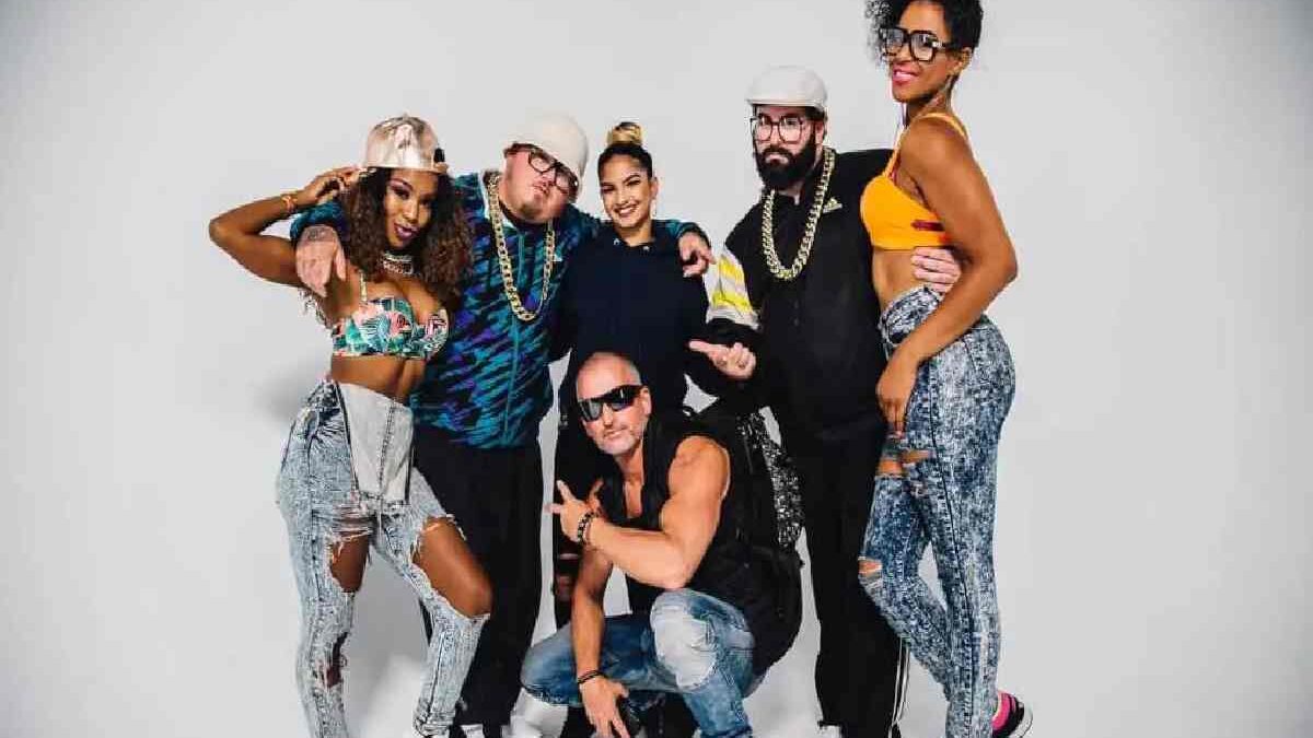90s Hip Hop Fashion Designs For Any Party – 10 Costume Ideas