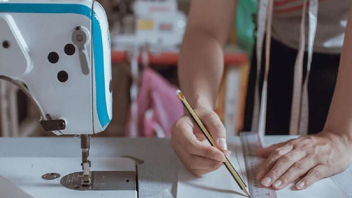 Fashion Shapes – Introduction, The Identity of Young People